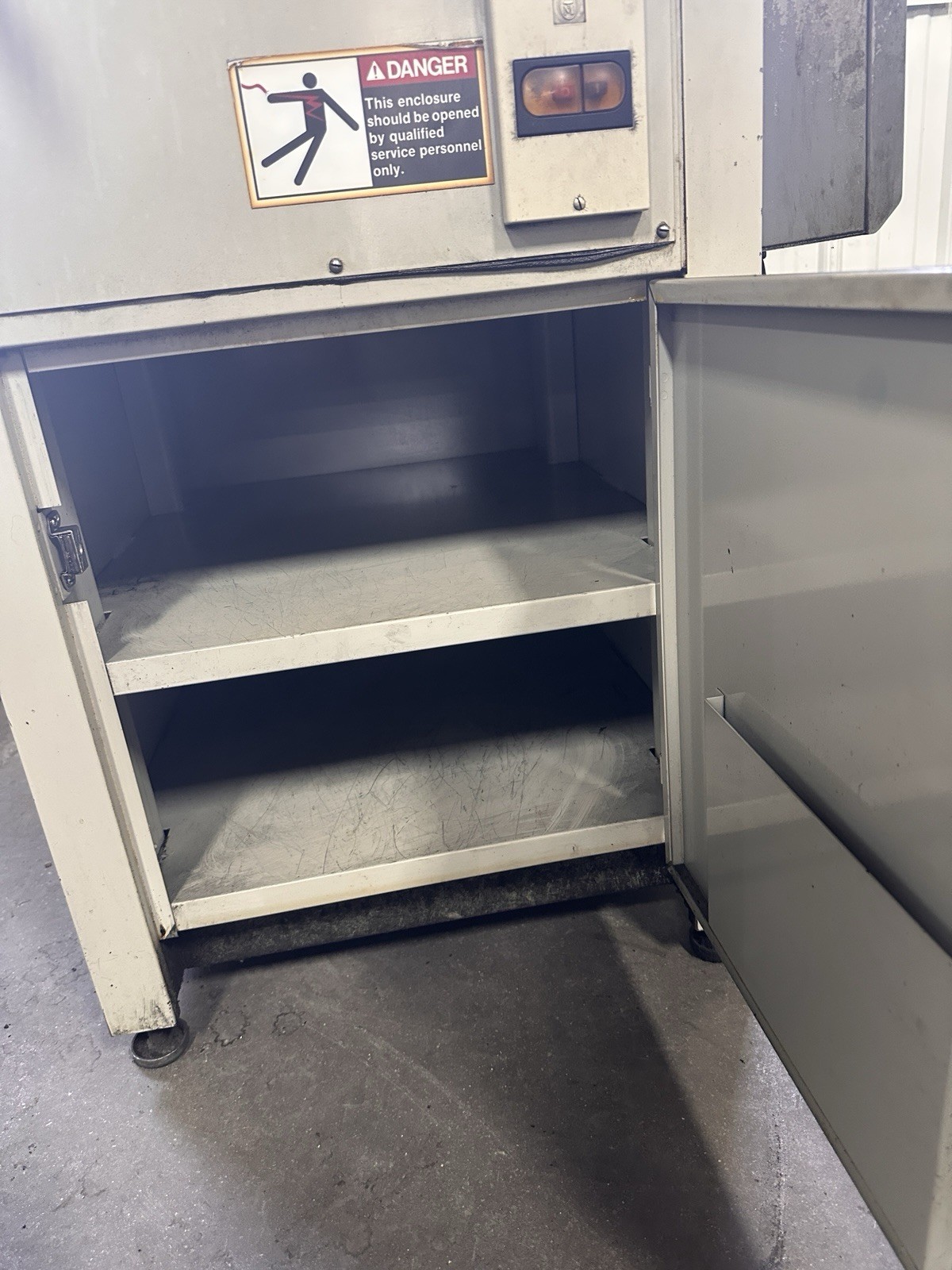 Harig 612 (6” X 12”) Manual Surface Grinder