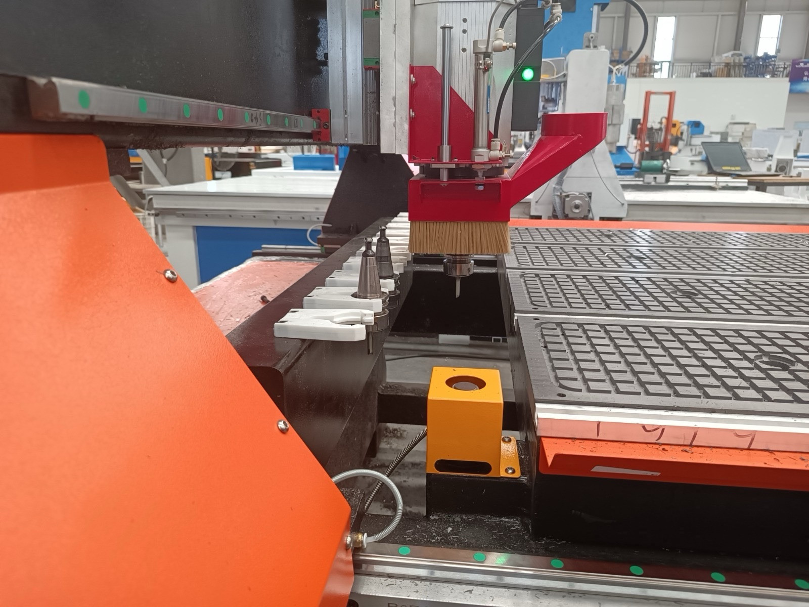 4’x8′ & 5’x10′ CNC Wood Router Table — 8/10 Tool Changer (Linear or Carousel)