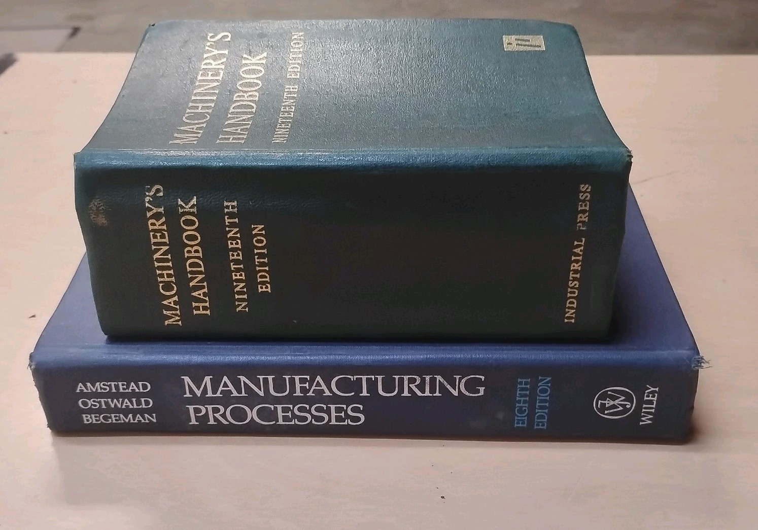Machinery’s Handbook 19th Edition by Industrial Press 1971 ASSEMBLY ERROR READ