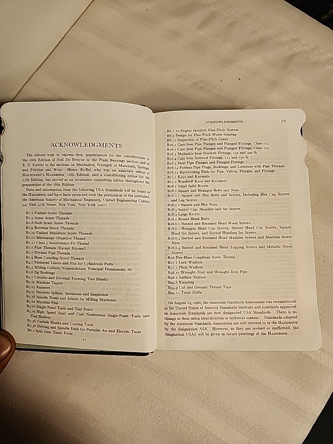 Machinery Handbook Eighteenth Edition Second Printing 1969 Industrial Press Inc