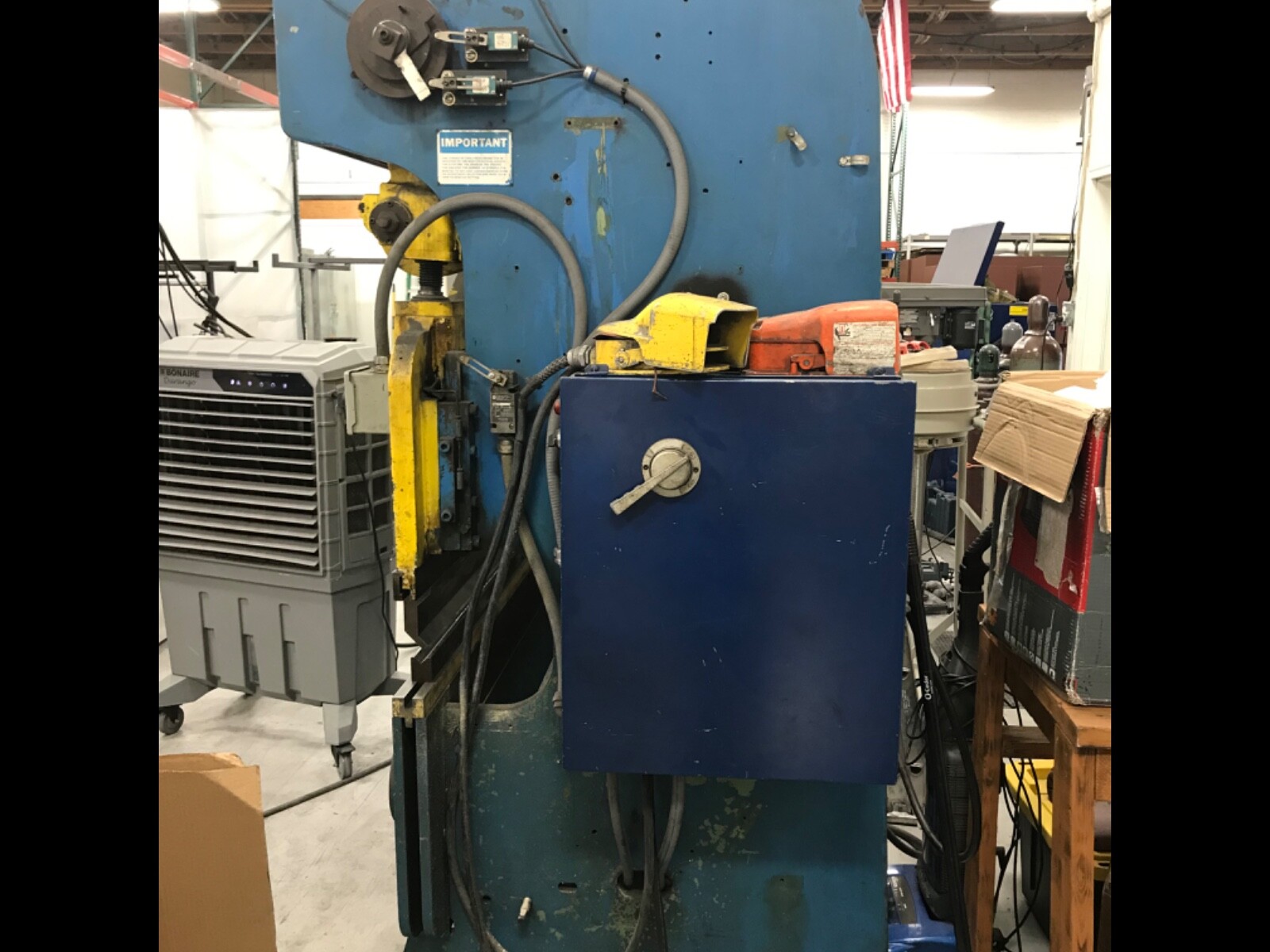 Press Brake, 3 phase, does not come with dies