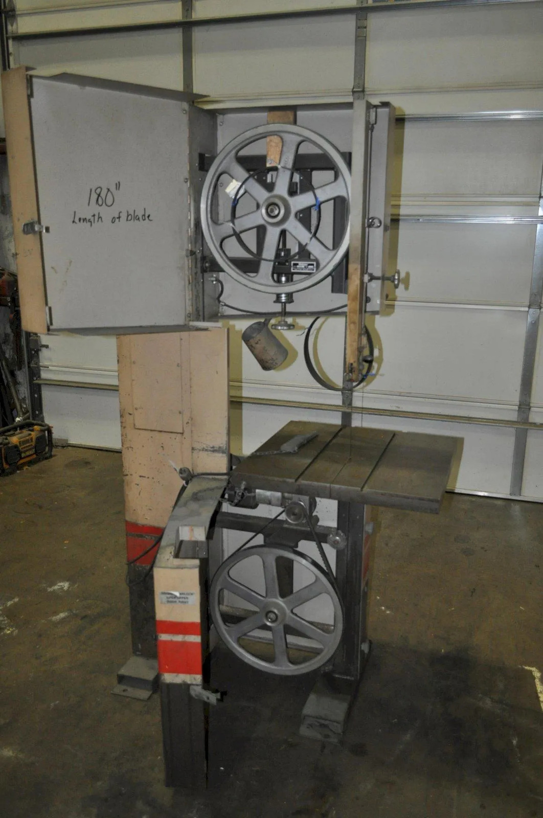 20″ WELLSAW VERTICAL BANDSAW