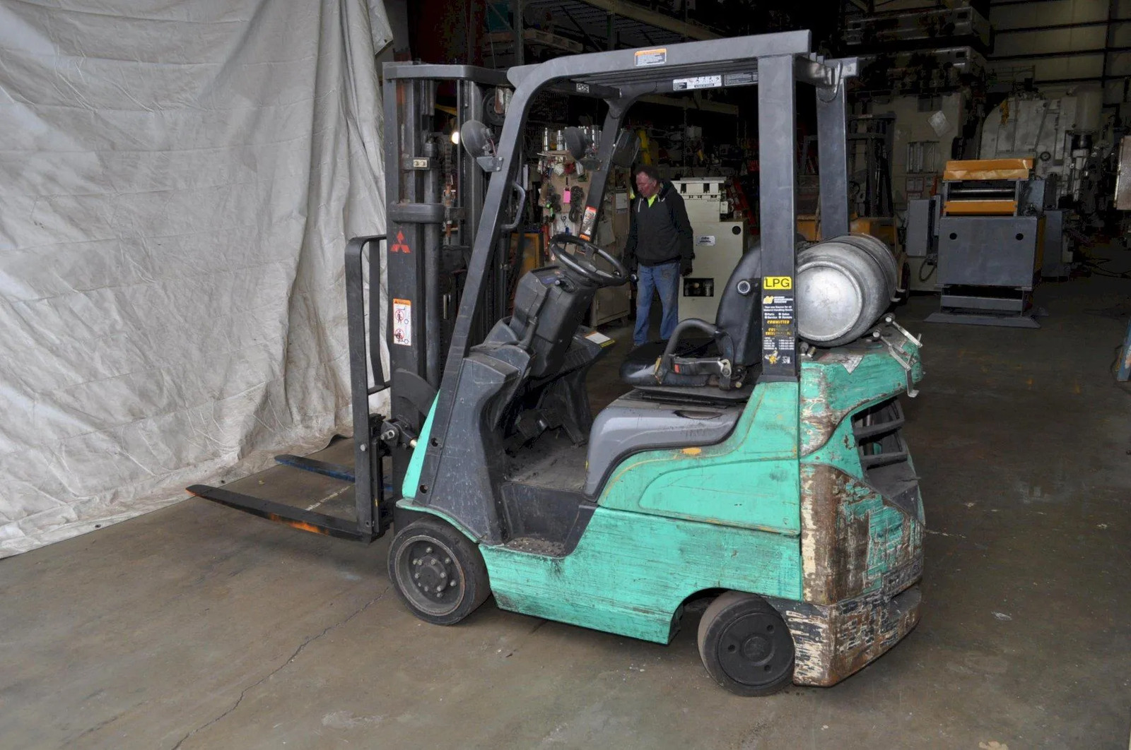 2500 LB Mitsubishi LP Forklift