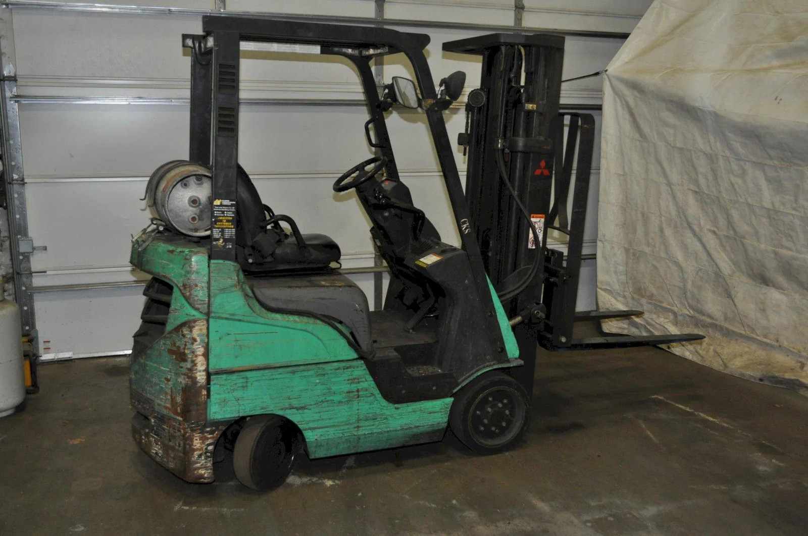 2500 LB Mitsubishi LP Forklift