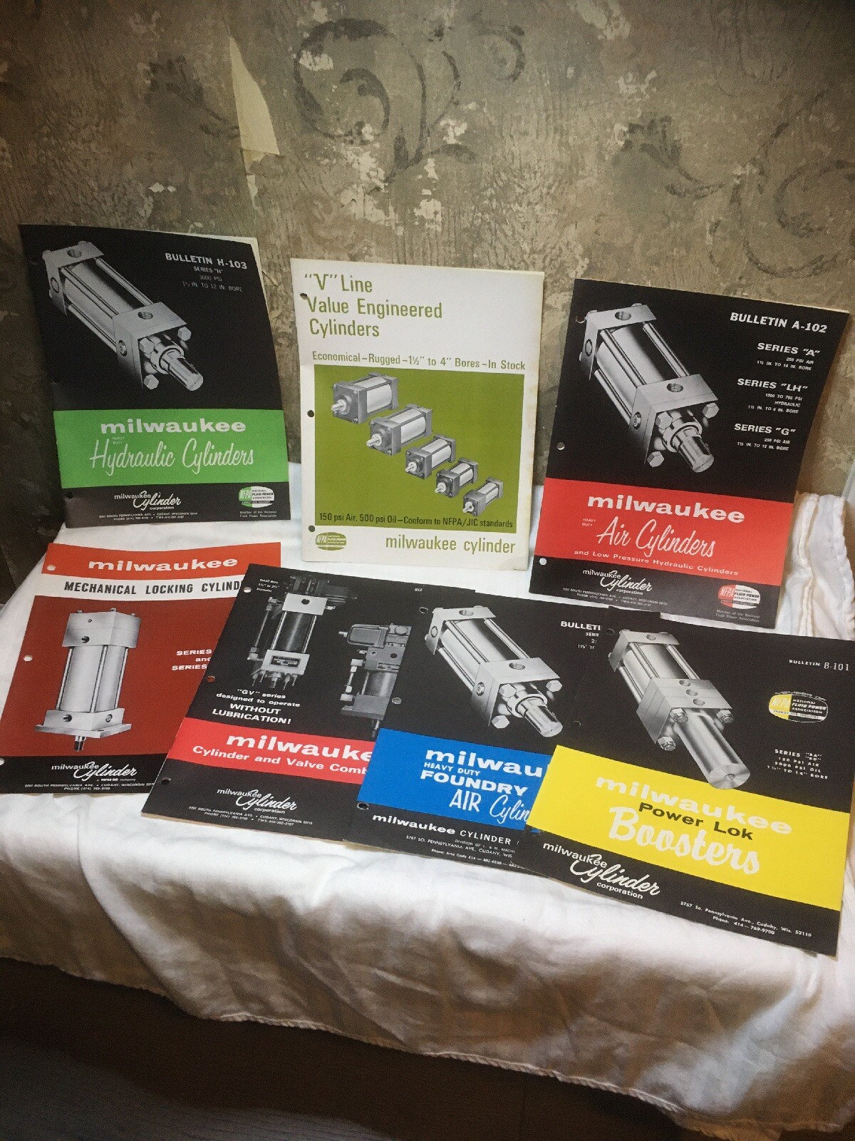 Lot 7 Rare 1973 Milwaukee Cylinder Brochure/Catalogs Fluid Power Great Color