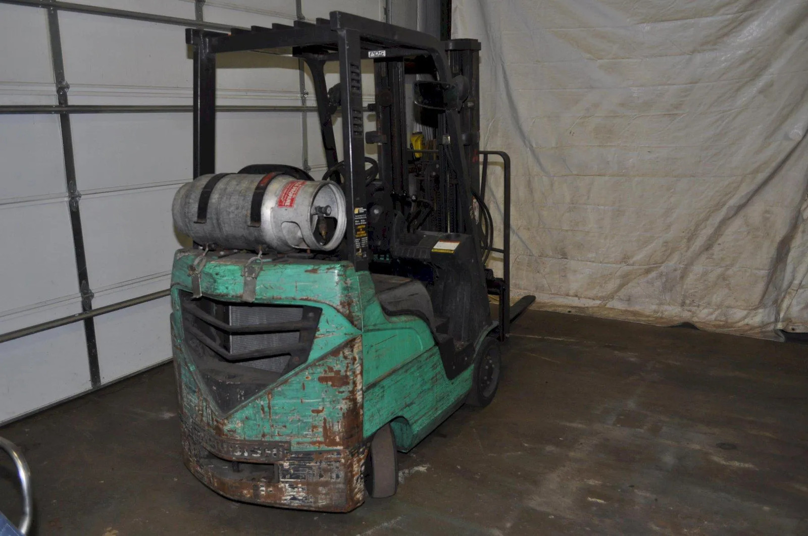 2500 LB Mitsubishi LP Forklift