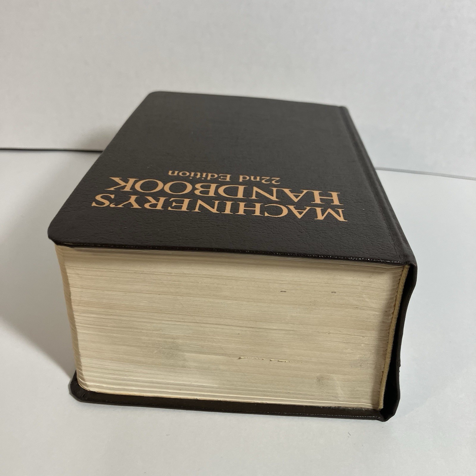 Machinery’s Handbook 22nd Ed. 1986 Fourth Printing – Industrial Press