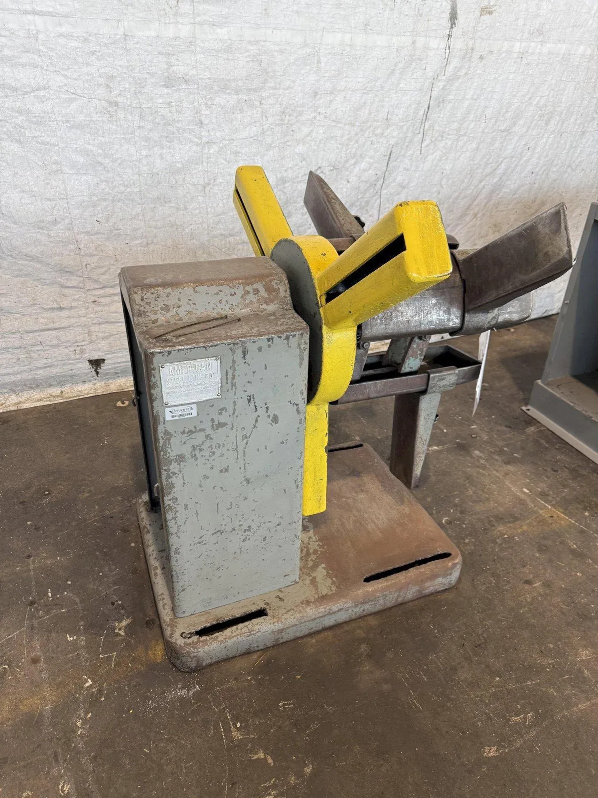 2,500 LB X 12″ AMERICAN MODEL #60 PULL OFF COIL REEL UNCOILER : YOBRO #23931