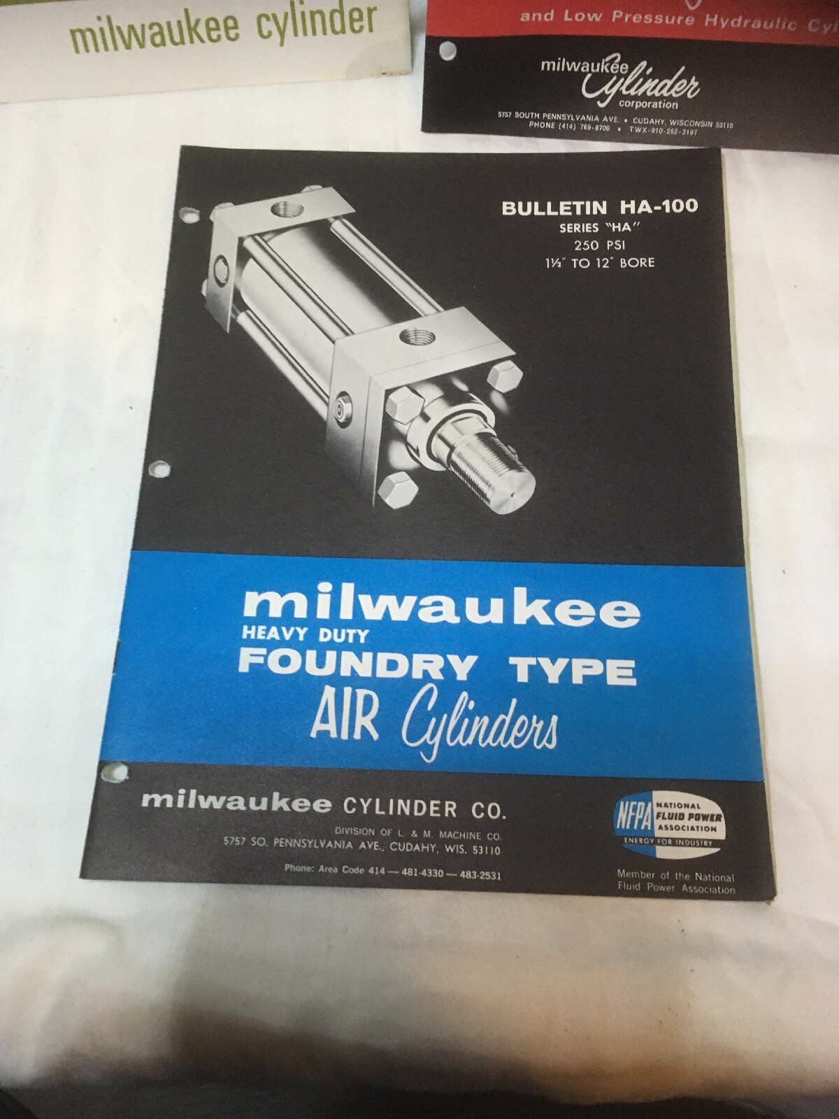 Lot 7 Rare 1973 Milwaukee Cylinder Brochure/Catalogs Fluid Power Great Color
