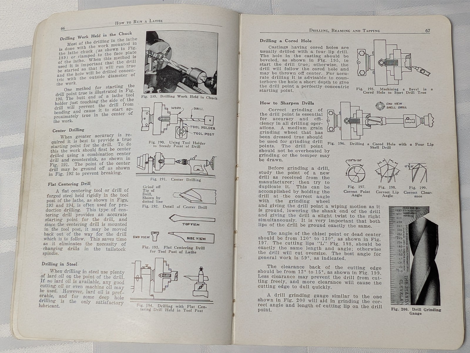 1943 HOW TO RUN A LATHE REFERENCE BOOK MACHINERY VOLUME 1 INFORMATION BOOKLET