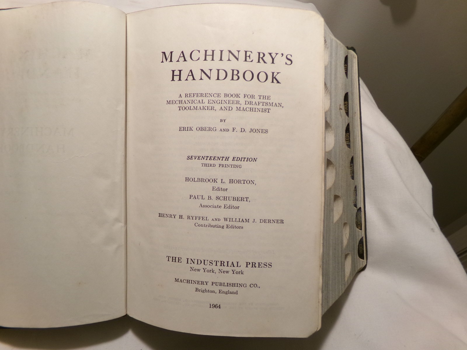 1964 Machinery’s Handbook Seventeenth Edition book